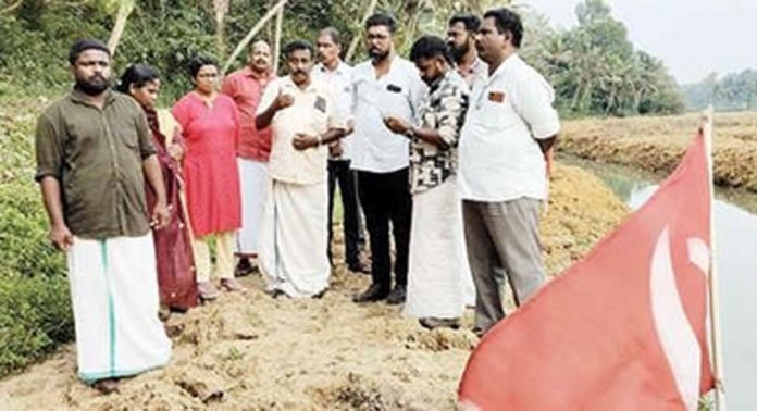 മഞ്ഞത്താനം പുഞ്ചയിലെ വരമ്പ് അശാസ്ത്രീയം ; സി.പി.എം. മല്ലപ്പള്ളി വെസ്റ്റ് ലോക്കൽ കമ്മിറ്റി പ്രതിഷേധിച്ചു മഞ്ഞത്താനം പുഞ്ചയിലെ വരമ്പ് അശാസ്ത്രീയം ; സി.പി.എം. മല്ലപ്പള്ളി വെസ്റ്റ് ലോക്കൽ കമ്മിറ്റി പ്രതിഷേധിച്ചു