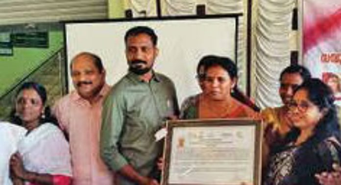 മുളക്കുഴ പഞ്ചായത്തിനെ മാലിന്യമുക്ത, ശുചിത്വ പഞ്ചായത്തായി പ്രഖ്യാപിച്ചു മുളക്കുഴ പഞ്ചായത്തിനെ മാലിന്യമുക്ത, ശുചിത്വ പഞ്ചായത്തായി പ്രഖ്യാപിച്ചു