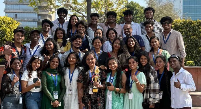 ദേശീയ യുവജനോത്സവം : സംസ്കൃതസർവ്വകലാശാല ഡാൻസ് ഇനങ്ങളിൽ ഓവറോൾ ട്രോഫി നേടി ദേശീയ യുവജനോത്സവം : സംസ്കൃതസർവ്വകലാശാല ഡാൻസ് ഇനങ്ങളിൽ ഓവറോൾ ട്രോഫി നേടി