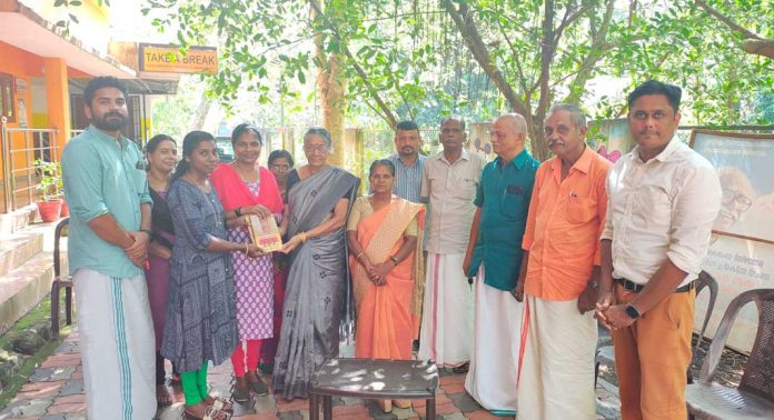 ഔഷധതണലില് ഇത്തിരി നേരം ; വായനയുടെ വാതായനം തുറന്ന് നെടുമ്പ്രം പഞ്ചായത്ത് ഔഷധതണലില് ഇത്തിരി നേരം ; വായനയുടെ വാതായനം തുറന്ന് നെടുമ്പ്രം പഞ്ചായത്ത്
