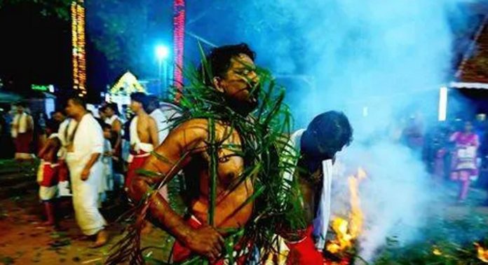 ഇരുവെള്ളിപ്പറ-തെങ്ങേലി കരക്കാരുടെ പകൽ പടയണി ഇന്ന് നടക്കും ഇരുവെള്ളിപ്പറ-തെങ്ങേലി കരക്കാരുടെ പകൽ പടയണി ഇന്ന് നടക്കും