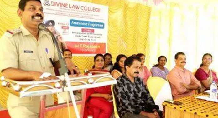 ഡിവൈൻ ലോ കോളേജ് ആന്റീ റാഗിംഗ് സെല്ലിന്റെ നേതൃത്വത്തിൽ ബോധവൽക്കരണ ക്ലാസ്സ് സംഘടിപ്പിച്ചു ഡിവൈൻ ലോ കോളേജ് ആന്റീ റാഗിംഗ് സെല്ലിന്റെ നേതൃത്വത്തിൽ ബോധവൽക്കരണ ക്ലാസ്സ് സംഘടിപ്പിച്ചു