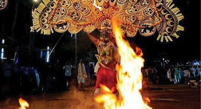 കദളിമംഗലം പടയണിയിൽ ഇന്നും നാളെയും അടവി നടക്കും കദളിമംഗലം പടയണിയിൽ ഇന്നും നാളെയും അടവി നടക്കും