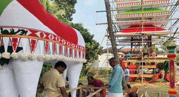 പന്തളം മഹാദേവക്ഷേത്രത്തിലെ തിരുവാതിര കെട്ടുകാഴ്ച ഇന്ന് പന്തളം മഹാദേവക്ഷേത്രത്തിലെ തിരുവാതിര കെട്ടുകാഴ്ച ഇന്ന്