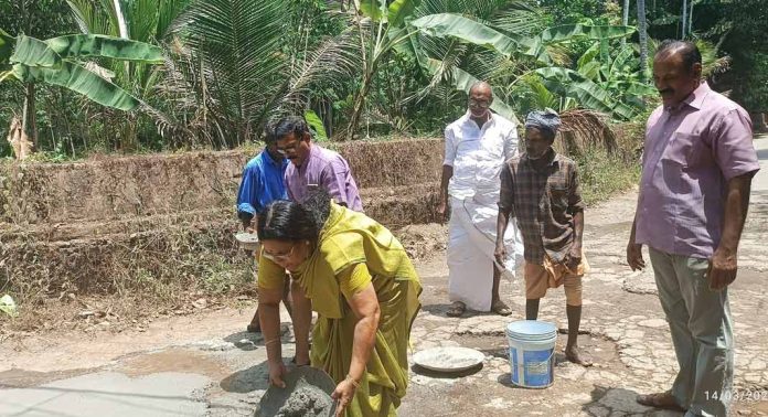 കരാറുകാരൻ ചതിച്ചു ; കൗൺസിലർ സുമനസ്സുകളുടെ സഹായത്തോടുകൂടി റോഡ് റീ കോൺക്രീറ്റ് ചെയ്തു കരാറുകാരൻ ചതിച്ചു ; കൗൺസിലർ സുമനസ്സുകളുടെ സഹായത്തോടുകൂടി റോഡ് റീ കോൺക്രീറ്റ് ചെയ്തു