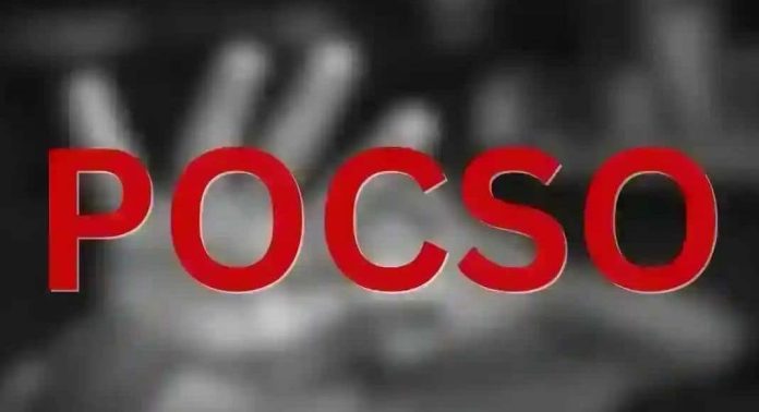 കലാമണ്ഡലത്തിൽ വിദ്യാർഥികൾക്ക് നേരെ ലൈംഗികാതിക്രമം ; അധ്യാപകനെതിരെ പോക്സോ കേസ് കലാമണ്ഡലത്തിൽ വിദ്യാർഥികൾക്ക് നേരെ ലൈംഗികാതിക്രമം ; അധ്യാപകനെതിരെ പോക്സോ കേസ്