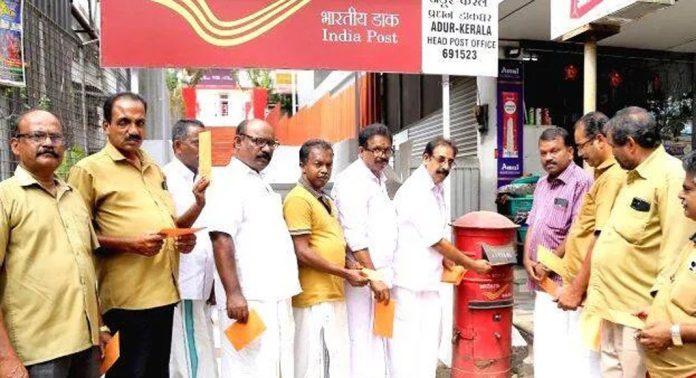 ഓട്ടോറിക്ഷയിൽ സൗജന്യ യാത്രയെന്ന സ്റ്റിക്കർ പതിക്കണമെന്ന ഉത്തരവ് ; ഓട്ടോറിക്ഷ തൊഴിലാളികൾ കത്തയച്ച് പ്രതിഷേധിച്ചു ഓട്ടോറിക്ഷയിൽ സൗജന്യ യാത്രയെന്ന സ്റ്റിക്കർ പതിക്കണമെന്ന ഉത്തരവ് ; ഓട്ടോറിക്ഷ തൊഴിലാളികൾ കത്തയച്ച് പ്രതിഷേധിച്ചു