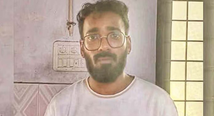 ഹൈബ്രിഡ് കഞ്ചാവുമായി പിടിയിലായ സിനിമ മേക്കപ്പ് മാന് രഞ്ജിത്ത് ഗോപിനാഥന് ജാമ്യം ഹൈബ്രിഡ് കഞ്ചാവുമായി പിടിയിലായ സിനിമ മേക്കപ്പ് മാന് രഞ്ജിത്ത് ഗോപിനാഥന് ജാമ്യം
