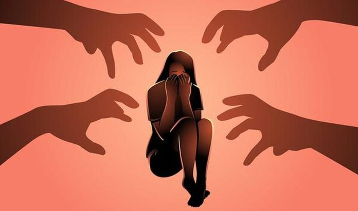19കാരിയെ 23 പേർ ചേർന്ന് ബലാൽസംഗത്തിനിരയാക്കി 19കാരിയെ 23 പേർ ചേർന്ന് ബലാൽസംഗത്തിനിരയാക്കി