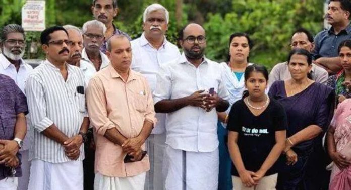 കോൺഗ്രസ് പഴവങ്ങാടി ടൗൺ മണ്ഡലം കമ്മിറ്റിയുടെ നേതൃത്വത്തിൽ റെജി ഐരാണിത്തറയുടെ അനുസ്മരണ സമ്മേളനം നടന്നു കോൺഗ്രസ് പഴവങ്ങാടി ടൗൺ മണ്ഡലം കമ്മിറ്റിയുടെ നേതൃത്വത്തിൽ റെജി ഐരാണിത്തറയുടെ അനുസ്മരണ സമ്മേളനം നടന്നു