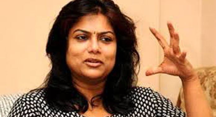സിനിമയിലെ ലഹരി ഉപയോഗത്തില് സെന്സര് ബോര്ഡിനെതിരെ തുറന്നടിച്ച് നടി രഞ്ജിനി സിനിമയിലെ ലഹരി ഉപയോഗത്തില് സെന്സര് ബോര്ഡിനെതിരെ തുറന്നടിച്ച് നടി രഞ്ജിനി