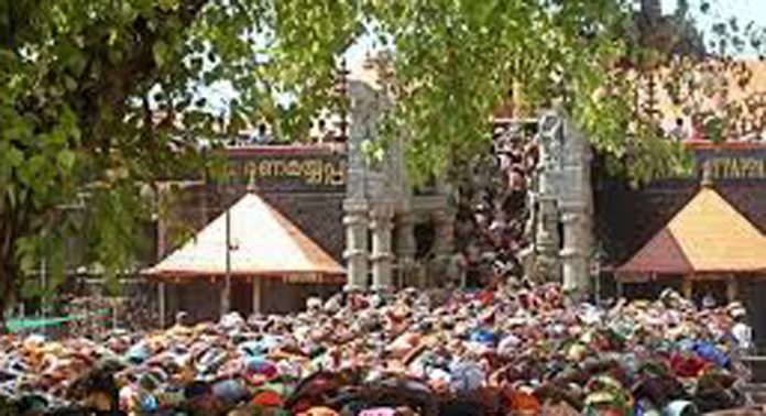 സന്നിധാനത്തെ പുതിയ ദർശനരീതി ; തീർഥാടകരുടെ കാത്തുനിൽപ് നീണ്ടു സന്നിധാനത്തെ പുതിയ ദർശനരീതി ; തീർഥാടകരുടെ കാത്തുനിൽപ് നീണ്ടു