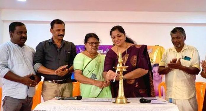 നാറാണംമൂഴി ഗവ.എൽ.പി സ്കൂള് വാര്ഷികാഘോഷം ഉദ്ഘാടനം ചെയ്തു നാറാണംമൂഴി ഗവ.എൽ.പി സ്കൂള് വാര്ഷികാഘോഷം ഉദ്ഘാടനം ചെയ്തു