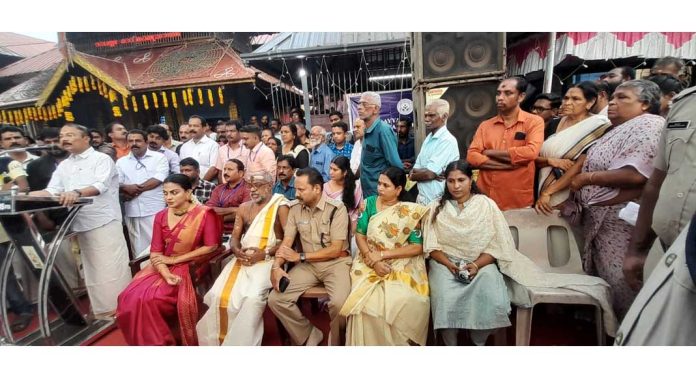 ഭക്തി സാന്ദ്രമായി മലയാലപ്പുഴ പൊങ്കാല ഭക്തി സാന്ദ്രമായി മലയാലപ്പുഴ പൊങ്കാല