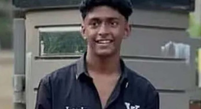 ഷഹബാസിന്റെ കൊലപാതകത്തിൽ ഒരു വിദ്യാർത്ഥി കൂടി കസ്റ്റഡിയിൽ ഷഹബാസിന്റെ കൊലപാതകത്തിൽ ഒരു വിദ്യാർത്ഥി കൂടി കസ്റ്റഡിയിൽ