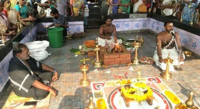 ആനന്ദ ഭൂതേശ്വരം മഹാദേവർ ക്ഷേത്രത്തിൽ ശനീശ്വരപൂജയും സമൂഹ നീരാഞ്ജനവും നടത്തി ആനന്ദ ഭൂതേശ്വരം മഹാദേവർ ക്ഷേത്രത്തിൽ ശനീശ്വരപൂജയും സമൂഹ നീരാഞ്ജനവും നടത്തി