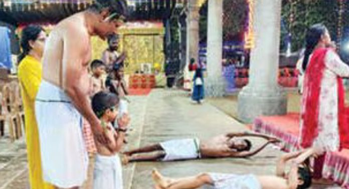 തൃച്ചേന്ദമംഗലം ക്ഷേത്രത്തിലെ കെട്ടുത്സവ ആഘോഷത്തിൽ പങ്കുചേരാൻ ചെറുപുഞ്ചക്കരയുടെ നന്ദികേശൻ ഒരുങ്ങുന്നു തൃച്ചേന്ദമംഗലം ക്ഷേത്രത്തിലെ കെട്ടുത്സവ ആഘോഷത്തിൽ പങ്കുചേരാൻ ചെറുപുഞ്ചക്കരയുടെ നന്ദികേശൻ ഒരുങ്ങുന്നു