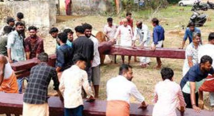 തോട്ടുവാ ഭരണിക്കാവ് ക്ഷേത്രത്തിൽ മീനഭരണി ഉത്സവം മാർച്ച് 23 മുതൽ തോട്ടുവാ ഭരണിക്കാവ് ക്ഷേത്രത്തിൽ മീനഭരണി ഉത്സവം മാർച്ച് 23 മുതൽ