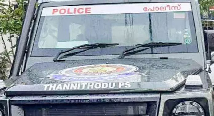 തണ്ണിത്തോട് പോലീസ് സ്റ്റേഷനിലെ ജീപ്പുകൾ ഇടക്കിടെ തകരാറിലാകുന്നത് ഉദ്യോഗസ്ഥരുടെ കൃത്യനിർവഹണത്തിന് തടസ്സമാകുന്നു തണ്ണിത്തോട് പോലീസ് സ്റ്റേഷനിലെ ജീപ്പുകൾ ഇടക്കിടെ തകരാറിലാകുന്നത് ഉദ്യോഗസ്ഥരുടെ കൃത്യനിർവഹണത്തിന് തടസ്സമാകുന്നു
