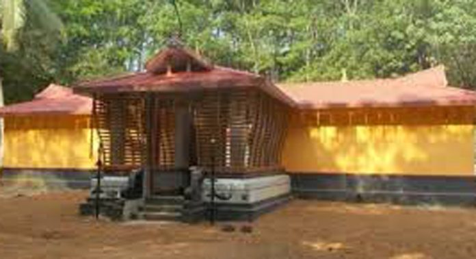 ഇടത്തിട്ട ഭഗവതീക്ഷേത്രത്തിലെ കുംഭത്തിരുവാതിര ഉത്സവം നാളെ നടക്കും ഇടത്തിട്ട ഭഗവതീക്ഷേത്രത്തിലെ കുംഭത്തിരുവാതിര ഉത്സവം നാളെ നടക്കും