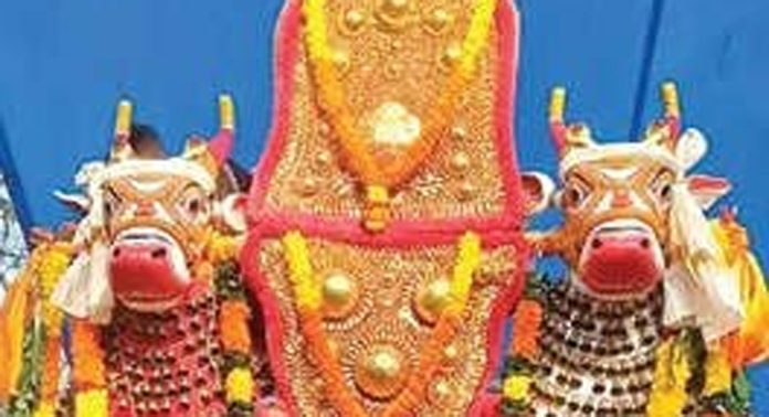 തോട്ടുവ ഭരണിക്കാവ് ദേവീക്ഷേത്രത്തിലെ ഉത്സവത്തോടനുബന്ധിച്ച് നടക്കുന്ന പറയിടീലിന് തിരക്കേറി തോട്ടുവ ഭരണിക്കാവ് ദേവീക്ഷേത്രത്തിലെ ഉത്സവത്തോടനുബന്ധിച്ച് നടക്കുന്ന പറയിടീലിന് തിരക്കേറി