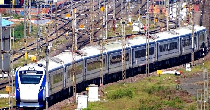 വന്ദേ ഭാരത് എക്സ്പ്രസിന്റെ വേഗത കുറയുന്നു ; ആശങ്കകൾക്ക് മറുപടിയുമായി കേന്ദ്ര റെയിൽവേ മന്ത്രി വന്ദേ ഭാരത് എക്സ്പ്രസിന്റെ വേഗത കുറയുന്നു ; ആശങ്കകൾക്ക് മറുപടിയുമായി കേന്ദ്ര റെയിൽവേ മന്ത്രി