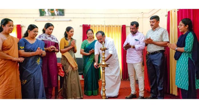 തിരുവല്ല സെന്റ് തോമസ് റ്റി റ്റി ഐയുടെ കലാസംഗമം അഡ്വ. വർഗീസ് മാമ്മൻ ഉദ്ഘാടനം ചെയ്തു തിരുവല്ല സെന്റ് തോമസ് റ്റി റ്റി ഐയുടെ കലാസംഗമം അഡ്വ. വർഗീസ് മാമ്മൻ ഉദ്ഘാടനം ചെയ്തു