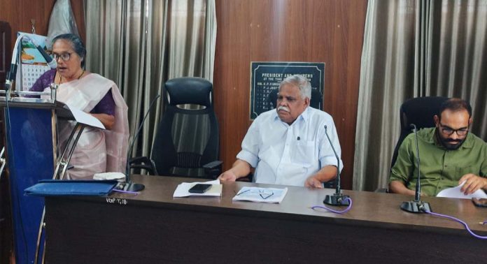ആശാവർക്കർമാർക്ക് പ്രതിമാസം 2000 രൂപ വീതം ഇൻഷുറൻസിനും യൂണിഫോമിനുമായി മാറ്റിവെച്ച് വെച്ചൂച്ചിറ ഗ്രാമപഞ്ചായത്ത് ആശാവർക്കർമാർക്ക് പ്രതിമാസം 2000 രൂപ വീതം ഇൻഷുറൻസിനും യൂണിഫോമിനുമായി മാറ്റിവെച്ച് വെച്ചൂച്ചിറ ഗ്രാമപഞ്ചായത്ത്
