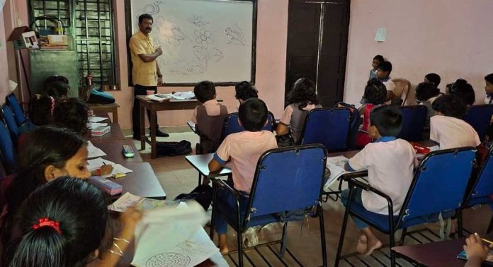 വിദ്യാര്ഥി സൗഹൃദ പഞ്ചായത്ത് ; പ്രമാടം ഗ്രാമപഞ്ചായത്തിൽ പഠനം സുഗമമാക്കാന് പദ്ധതികള് പലവിധം വിദ്യാര്ഥി സൗഹൃദ പഞ്ചായത്ത് ; പ്രമാടം ഗ്രാമപഞ്ചായത്തിൽ പഠനം സുഗമമാക്കാന് പദ്ധതികള് പലവിധം