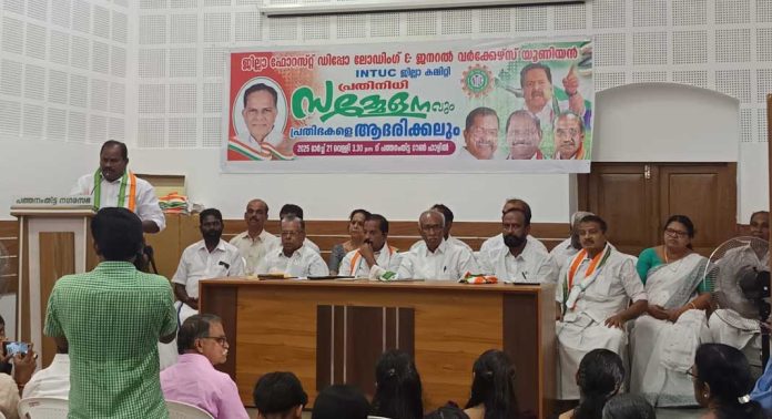 അസംഘടിതമേഖലയിൽ പണിയെടുക്കുന്ന തൊഴിലാളികളെ ഇ എസ് ഐ പദ്ധതിയിൽ ഉൾപ്പെടുത്തണം അസംഘടിതമേഖലയിൽ പണിയെടുക്കുന്ന തൊഴിലാളികളെ ഇ എസ് ഐ പദ്ധതിയിൽ ഉൾപ്പെടുത്തണം