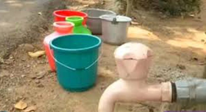 മലയാലപ്പുഴ പഞ്ചായത്തിൽ കുടിവെള്ളക്ഷാമം രൂക്ഷമാകുന്നു മലയാലപ്പുഴ പഞ്ചായത്തിൽ കുടിവെള്ളക്ഷാമം രൂക്ഷമാകുന്നു