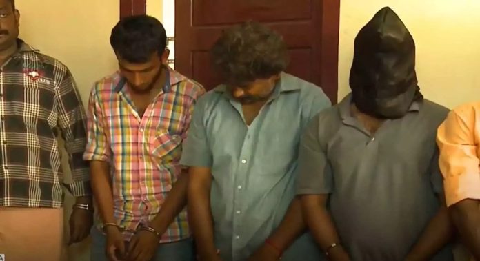 പി.ജി.ദീപക് വധം : അഞ്ച് ആര്എസ്എസ് പ്രവര്ത്തകര്ക്ക് ജീവപര്യന്തം പി.ജി.ദീപക് വധം : അഞ്ച് ആര്എസ്എസ് പ്രവര്ത്തകര്ക്ക് ജീവപര്യന്തം