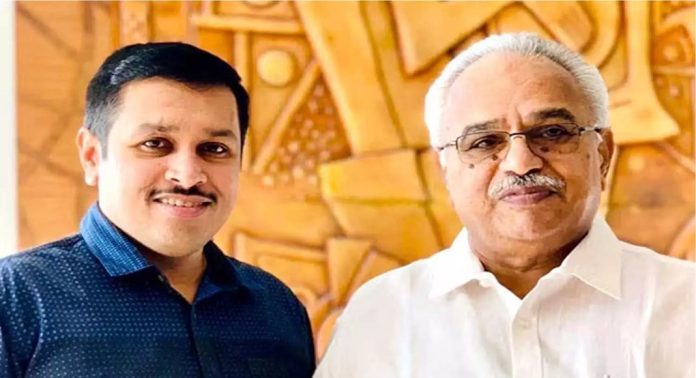 സിപിഐ പൊതുസമ്മേളനത്തിൽ ക്ഷണിക്കാത്തതിൽ അതൃപ്തി പ്രകടിപ്പിച്ച് കാനം രാജേന്ദ്രന്റെ മകൻ സിപിഐ പൊതുസമ്മേളനത്തിൽ ക്ഷണിക്കാത്തതിൽ അതൃപ്തി പ്രകടിപ്പിച്ച് കാനം രാജേന്ദ്രന്റെ മകൻ