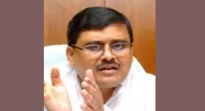 സഹപ്രവർത്തകയോട് മോശമായി പെരുമാറിയ മുൻ എംപിയെ പുറത്താക്കി പശ്ചിമ ബംഗാൾ സിപിഎം സഹപ്രവർത്തകയോട് മോശമായി പെരുമാറിയ മുൻ എംപിയെ പുറത്താക്കി പശ്ചിമ ബംഗാൾ സിപിഎം