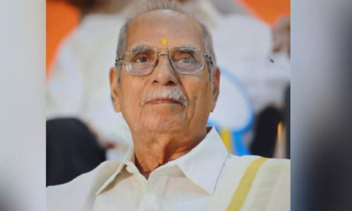 കോഴിക്കോട് സാമൂതിരി കെ സി ഉണ്ണിയനുജൻ രാജ (99) അന്തരിച്ചു കോഴിക്കോട് സാമൂതിരി കെ സി ഉണ്ണിയനുജൻ രാജ (99) അന്തരിച്ചു