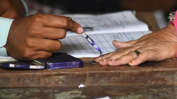 ഉപ തെരഞ്ഞെടുപ്പ് ഒരുക്കങ്ങളുടെ ഭാഗമായി നിലമ്പൂരിൽ ഇന്ന് സർവകക്ഷി യോഗം ഉപ തെരഞ്ഞെടുപ്പ് ഒരുക്കങ്ങളുടെ ഭാഗമായി നിലമ്പൂരിൽ ഇന്ന് സർവകക്ഷി യോഗം