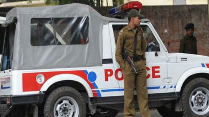 വിവാഹസദ്യയ്ക്ക് പനീര് കിട്ടാത്തതില് രോഷം ; ആളുകള്ക്കിടയിലേക്ക് മിനിബസ് ഓടിച്ചുകയറ്റി യുവാവ് വിവാഹസദ്യയ്ക്ക് പനീര് കിട്ടാത്തതില് രോഷം ; ആളുകള്ക്കിടയിലേക്ക് മിനിബസ് ഓടിച്ചുകയറ്റി യുവാവ്