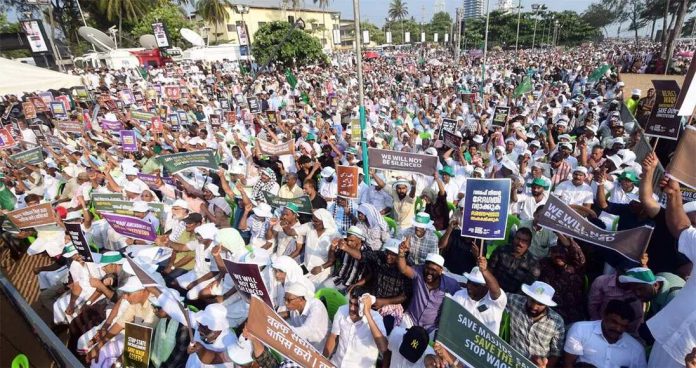വഖഫ് നിയമ ഭേദഗതിക്കെതിരെ കോഴിക്കോട്ട് മുസ്ലിം ലീഗിന്റെ മഹാറാലി വഖഫ് നിയമ ഭേദഗതിക്കെതിരെ കോഴിക്കോട്ട് മുസ്ലിം ലീഗിന്റെ മഹാറാലി