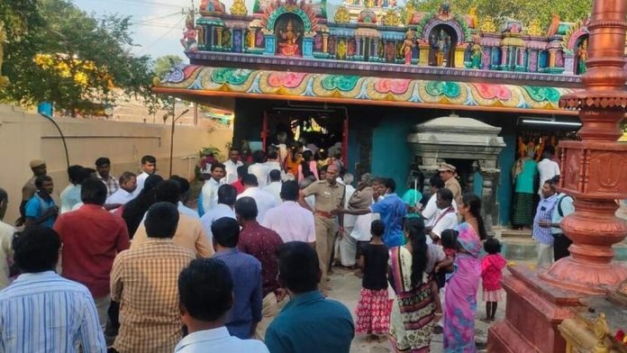 തമിഴ്നാട്ടിൽ ക്ഷേത്രത്തിൽ ദലിതർക്ക് പ്രവേശനം നിഷേധിച്ച് മേൽജാതിക്കാർ തമിഴ്നാട്ടിൽ ക്ഷേത്രത്തിൽ ദലിതർക്ക് പ്രവേശനം നിഷേധിച്ച് മേൽജാതിക്കാർ