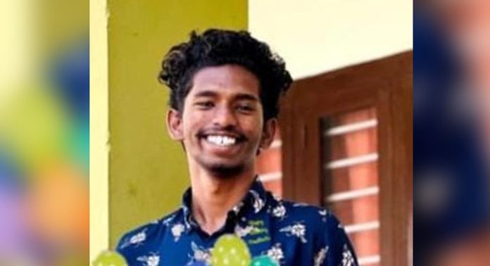 മുണ്ടൂർ കാട്ടാന ആക്രമണം ; യുവാവിന്റെ കുടുംബത്തിന് 5 ലക്ഷം രൂപ ധനസഹായം നൽകും മുണ്ടൂർ കാട്ടാന ആക്രമണം ; യുവാവിന്റെ കുടുംബത്തിന് 5 ലക്ഷം രൂപ ധനസഹായം നൽകും