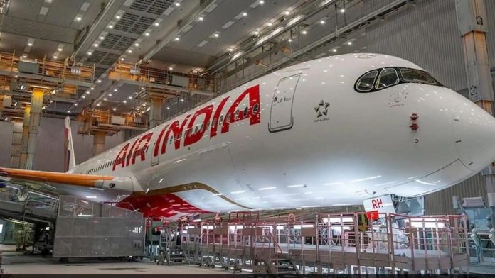 എയര് ഇന്ത്യയുടെ അവസാന ബോയിങ് 747 വിമാനം ലേലംചെയ്യുന്നു എയര് ഇന്ത്യയുടെ അവസാന ബോയിങ് 747 വിമാനം ലേലംചെയ്യുന്നു