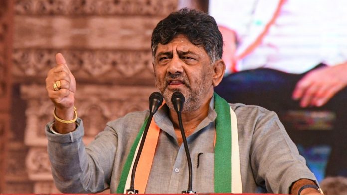 കർണാടകത്തിൽ ഡികെ ശിവകുമാർ മുഖ്യമന്ത്രിയാകും ; സിദ്ധരാമയ്യ ഈയാഴ്ച രാജി നൽകും കർണാടകത്തിൽ ഡികെ ശിവകുമാർ മുഖ്യമന്ത്രിയാകും ; സിദ്ധരാമയ്യ ഈയാഴ്ച രാജി നൽകും