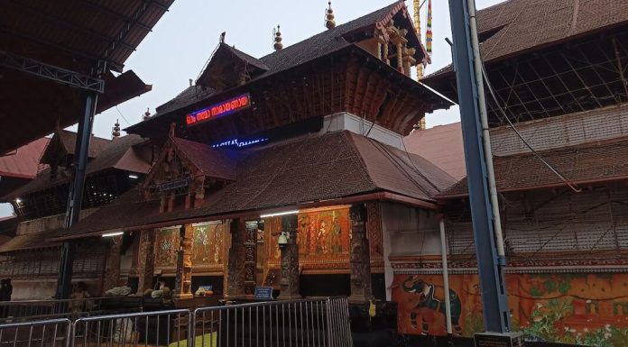 ഗുരുവായൂർ ക്ഷേത്രത്തിൽ മാധ്യമങ്ങളെ വിലക്കിയതിൽ പ്രതിഷേധം ; ഹൈക്കോടതിയെ സമീപിക്കാൻ പത്രപ്രവർത്തക യൂണിയൻ ഗുരുവായൂർ ക്ഷേത്രത്തിൽ മാധ്യമങ്ങളെ വിലക്കിയതിൽ പ്രതിഷേധം ; ഹൈക്കോടതിയെ സമീപിക്കാൻ പത്രപ്രവർത്തക യൂണിയൻ