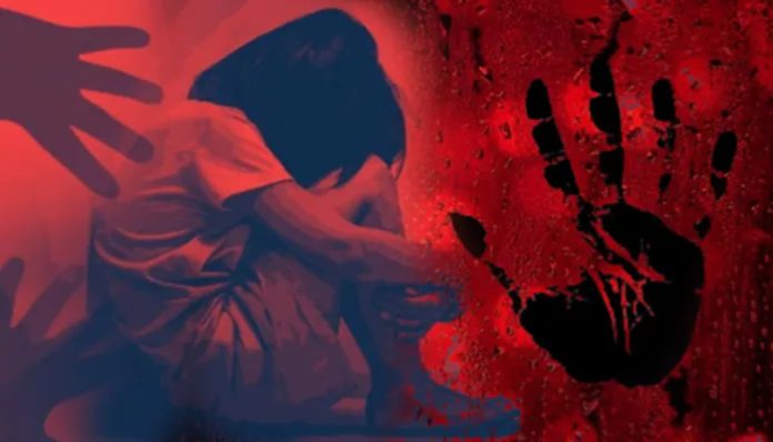 17കാരിയെ ബലാത്സംഗം ചെയ്യാൻ ശ്രമിച്ച ഫോറസ്റ്റ് ഗാർഡിനെ പിടികൂടി മർദിച്ച് നാട്ടുകാർ 17കാരിയെ ബലാത്സംഗം ചെയ്യാൻ ശ്രമിച്ച ഫോറസ്റ്റ് ഗാർഡിനെ പിടികൂടി മർദിച്ച് നാട്ടുകാർ