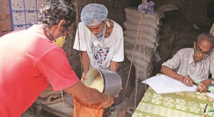 കമ്മീഷൻ നൽകുമെന്ന വാക്ക് വെള്ളത്തിൽ വരച്ച വരയാകുന്നു ; പ്രതിഷേധവുമായി റേഷൻ വ്യാപാരികൾ കമ്മീഷൻ നൽകുമെന്ന വാക്ക് വെള്ളത്തിൽ വരച്ച വരയാകുന്നു ; പ്രതിഷേധവുമായി റേഷൻ വ്യാപാരികൾ