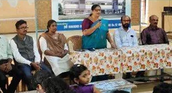 തലച്ചിറ എസ്.എൻ.ഡി.പി.യു.പി.സ്കൂളിൽ വേനൽക്കാല കായികക്ഷമതാ പരിശീലനകളരി ഉദ്ഘാടനം ചെയ്തു തലച്ചിറ എസ്.എൻ.ഡി.പി.യു.പി.സ്കൂളിൽ വേനൽക്കാല കായികക്ഷമതാ പരിശീലനകളരി ഉദ്ഘാടനം ചെയ്തു