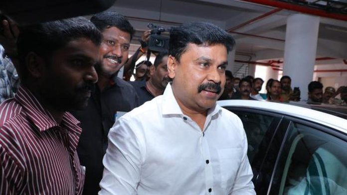 കൊച്ചിയിൽ നടിയെ ആക്രമിച്ച കേസിലെ വിധി പ്രസ്താവിക്കുന്ന ദിനത്തിൽ തീരുമാനമായില്ല കൊച്ചിയിൽ നടിയെ ആക്രമിച്ച കേസിലെ വിധി പ്രസ്താവിക്കുന്ന ദിനത്തിൽ തീരുമാനമായില്ല
