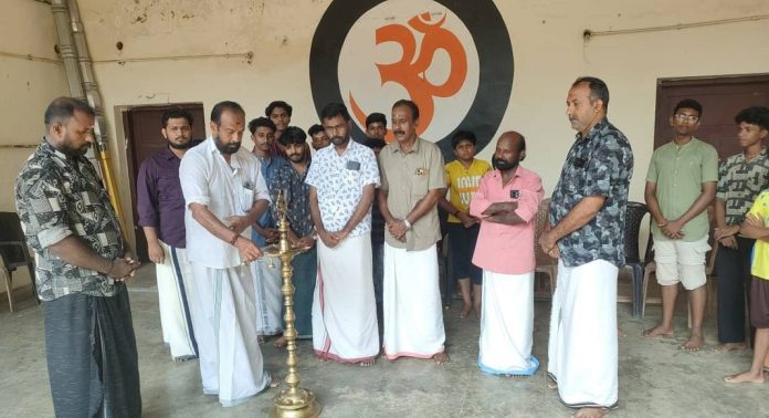 വെട്ടൂർ ആയിരവില്ലൻ ക്ഷേത്രത്തിൽ ആയിരവില്ലേശ്വരകലാ ഗ്രാമം ആരംഭിച്ച പടേനി കളരി ഉദ്ഘാടനം ചെയ്തു വെട്ടൂർ ആയിരവില്ലൻ ക്ഷേത്രത്തിൽ ആയിരവില്ലേശ്വരകലാ ഗ്രാമം ആരംഭിച്ച പടേനി കളരി ഉദ്ഘാടനം ചെയ്തു