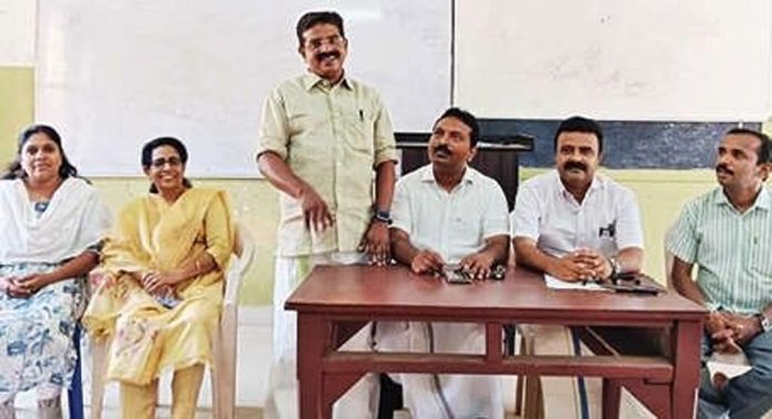 ആശ്രിതനിയമനം നൽകുന്നതിനുള്ള വ്യവസ്ഥ അട്ടിമറിക്കാനുള്ള സംസ്ഥാന സർക്കാരിന്റെ തീരുമാനം പിൻവലിക്കണം ; എഎച്ച്എസ്ടിഎ ആശ്രിതനിയമനം നൽകുന്നതിനുള്ള വ്യവസ്ഥ അട്ടിമറിക്കാനുള്ള സംസ്ഥാന സർക്കാരിന്റെ തീരുമാനം പിൻവലിക്കണം ; എഎച്ച്എസ്ടിഎ