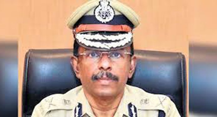 വിവാദങ്ങൾക്കിടെ എഡിജിപി എം.ആർ അജിത് കുമാറിന് വിശിഷ്ട സേവാ മെഡലിന് ശുപാർശ വിവാദങ്ങൾക്കിടെ എഡിജിപി എം.ആർ അജിത് കുമാറിന് വിശിഷ്ട സേവാ മെഡലിന് ശുപാർശ